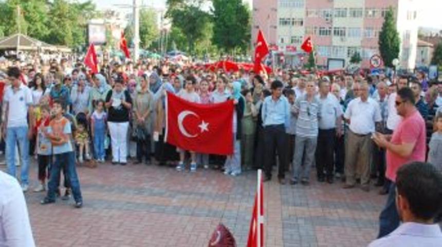Tavşanlı&rsquo;da &Ouml;calan, Demirtaş ve Ayna&rsquo;nın kuklaları yakıldı