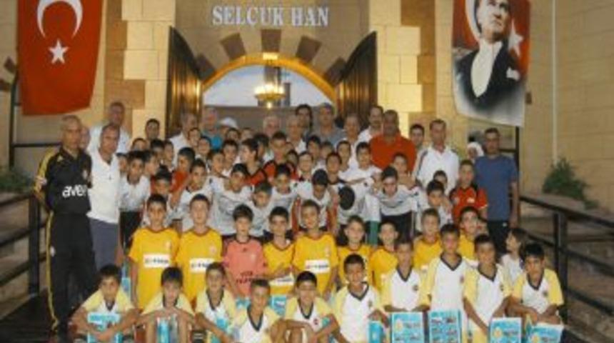 Tarsus Eshab&ndash;ı Kehf Minikler Futbol Festivali başladı
