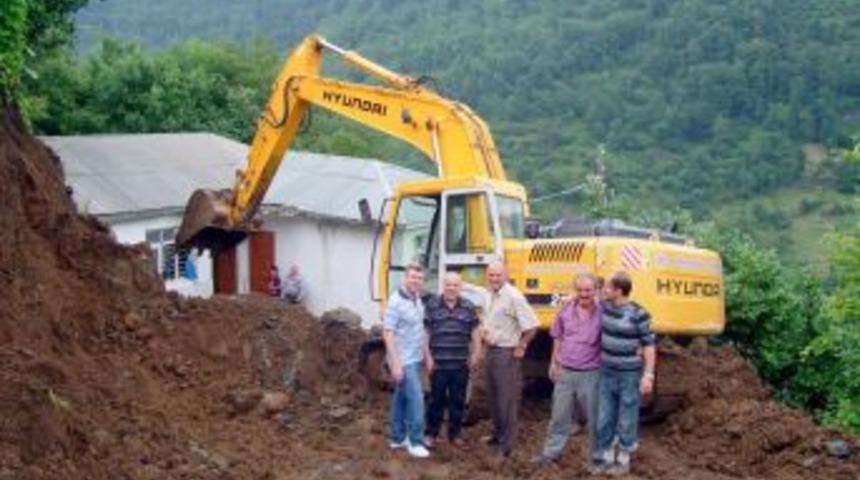 Şenocak K&ouml;y&uuml; Aşağı Mahallesi'nin asırlık yol hasreti bitti