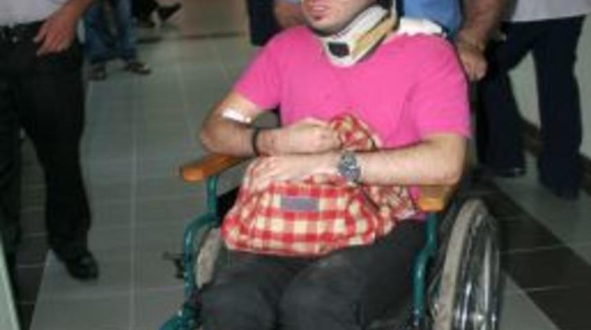 İran yolcu otob&uuml;s&uuml; yan yattı: 4 &ouml;l&uuml;, 20 yaralı