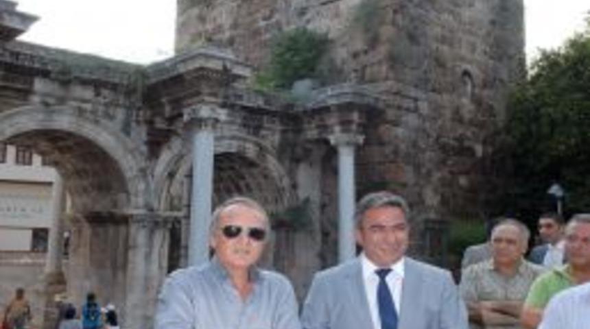 &Uuml;&ccedil; Kapılar'ın restorasyonu i&ccedil;in protokol imzalandı