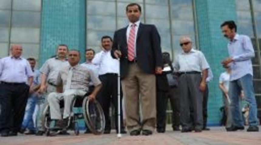 Engelliler, '&ouml;zg&uuml;rl&uuml;k' yoluna kavuşuyor