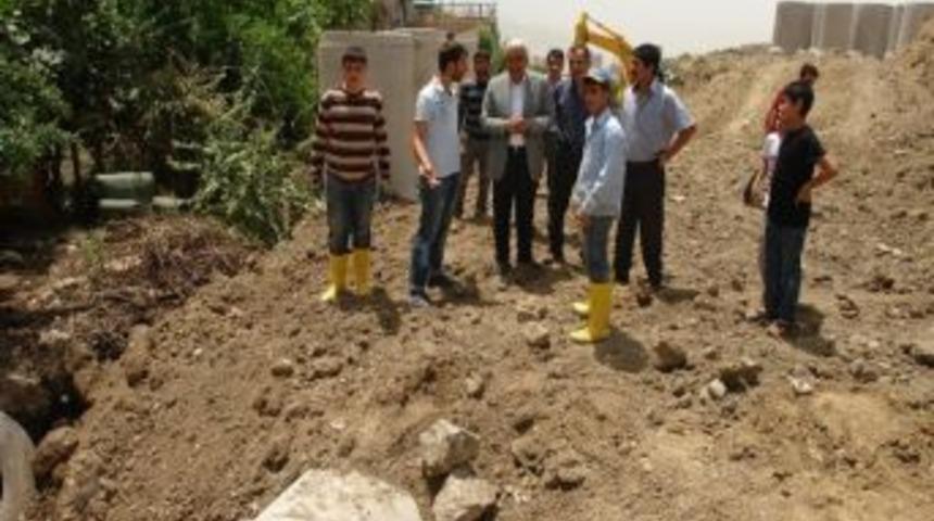 Şırnak Belediye Başkanı Uysal &ccedil;alışmaları yerinde inceledi