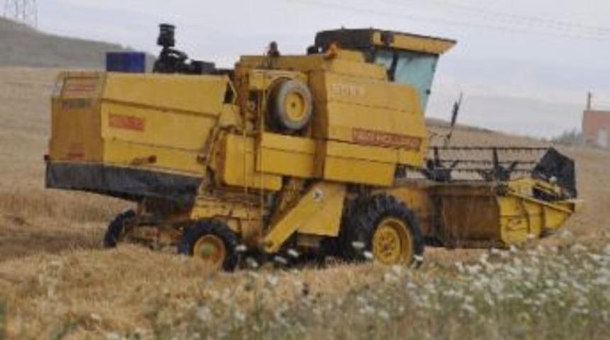 Yozgat&rsquo;ta yağmur nedeniyle hasada ara verildi