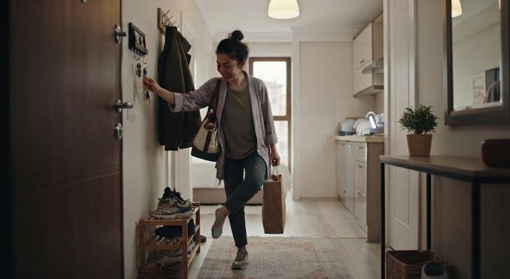 Eve girer girmez yaptığın ilk şey hangisi?