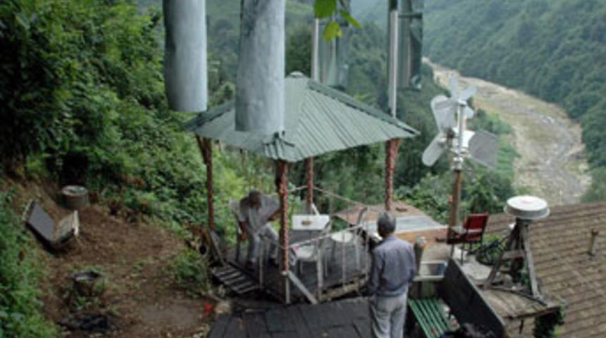 Rüzgarla dönen çardak yaptı