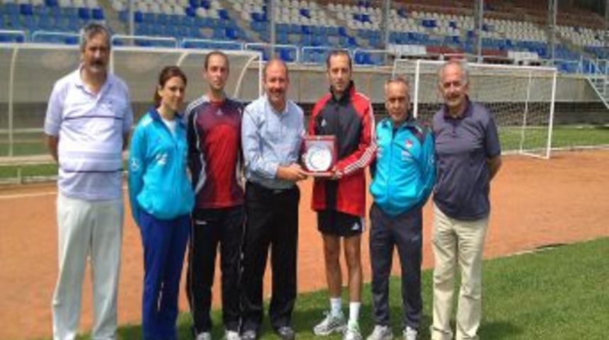 C&uuml;neyt &Ccedil;akır, d&uuml;nya şampiyonasına Erzurum'da hazırlandı