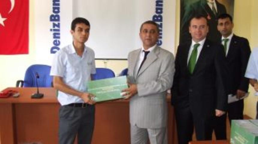 Tarım danışmanlarına bilgi seti kitabı dağıtıldı