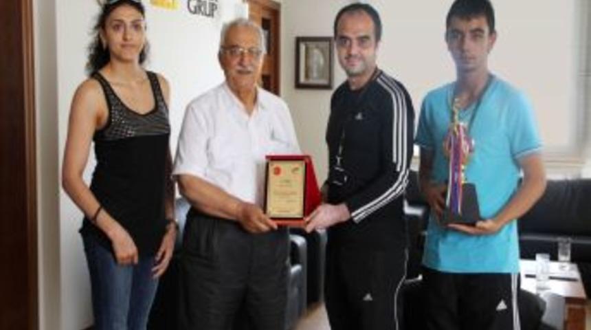 Sunar Grup'un desteklediği sporcular d&uuml;nya şampiyonasına katılacak