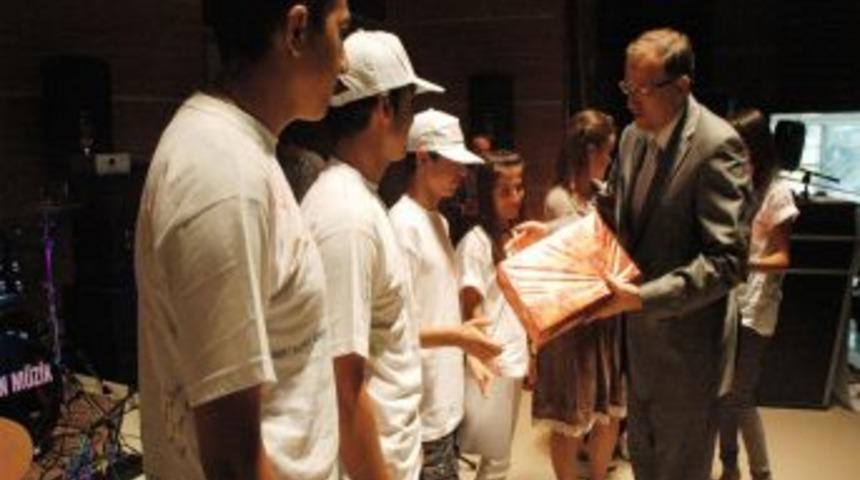 Doğunun ve G&uuml;neydoğu&rsquo;nun yıldızları Zirve&rsquo;de parladı