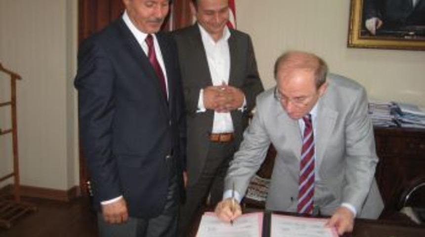 İşadamı, fen lisesine 105 bin lira değerinde bilgisayar bağışlad