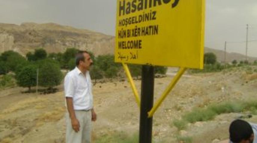 Hasankeyf &ccedil;ok dilli tabelası yenilendi