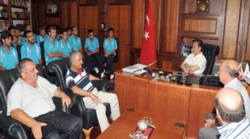 Tuzlaspor&rsquo;dan Başkan Yazıcı&rsquo;ya teşekk&uuml;r ziyareti