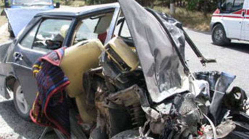 Kadınhanı'nda feci kaza: 2 ölü, 3 yaralı