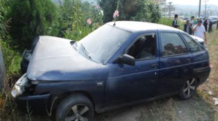 &Ouml;nce yayaya, sonra elektrik direğine &ccedil;arptı