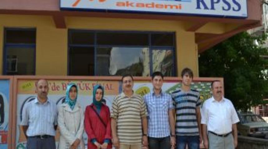 &Ccedil;ankırı Maltepe Dershanesi ilin birincilerini &ccedil;ıkardı