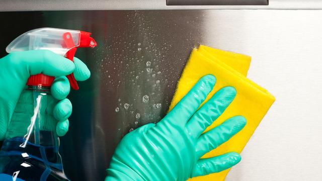 Büyükannenin paslanmaz çelik parlatma sırrı: Tek malzeme yetiyor