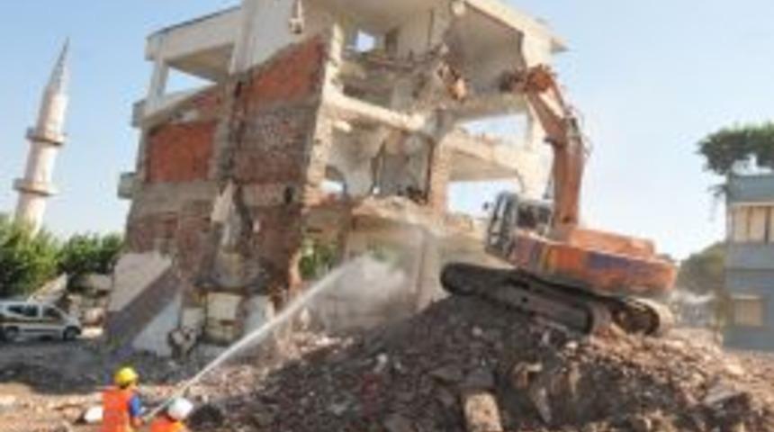 Kadifekale’de bin 600. bina da yıkıldı