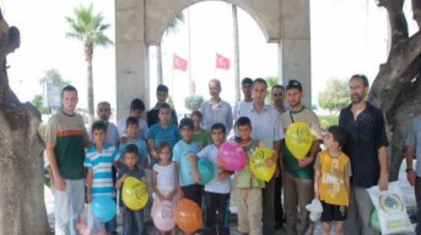 İHH yetim &ccedil;ocukların y&uuml;z&uuml;n&uuml; g&uuml;ld&uuml;r&uuml;yor