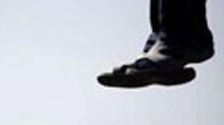 &Uuml;niversiteli gen&ccedil; cezaevinde asılı bulundu