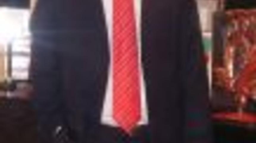 &Ouml;ren&rsquo; de şiir &ouml;d&uuml;l&uuml;