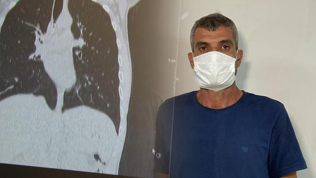 Geçmeyen öksürüğü vardı: Kanser sanıldı, akciğerinden kemik çıktı