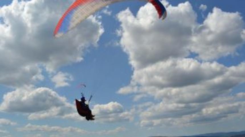 Yama&ccedil; Paraş&uuml;t&uuml; Şampiyonası &ouml;ncesi antrenman u&ccedil;uşları yapıldı