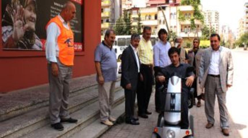 Engelli tıp fak&uuml;ltesi &ouml;ğrencisinin ara&ccedil; hayali ger&ccedil;eğe d&ouml;n&uuml;şt&uuml;