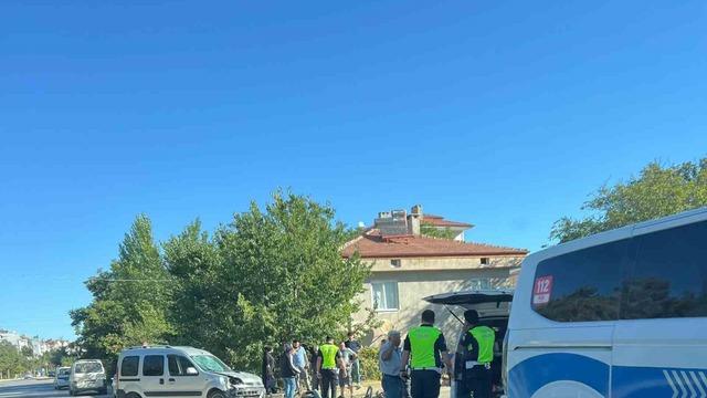 Yalvaç’ta otomobil ile motosiklet çarpıştı: 1 yaralı