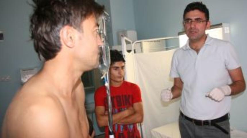 V&uuml;cudunda 500 gramlık taşla geziyormuş