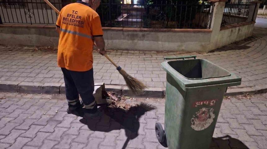 Efeler Belediyesi temizlik &ccedil;alışmalarını s&uuml;rd&uuml;r&uuml;yor