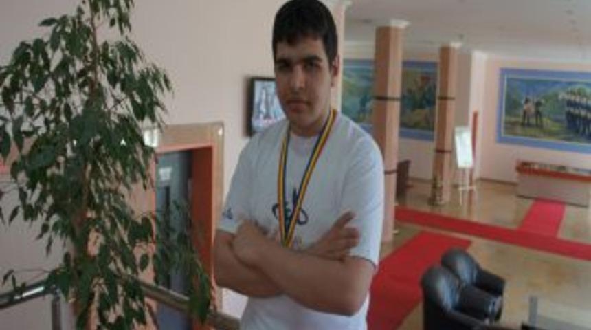 Matematikte d&uuml;nya ikincisi Erzurum &Ouml;zel Aziziye Koleji&rsquo;nden