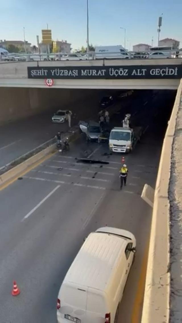 Etimesgut’ta 5 aracın karıştığı zincirleme kaza meydana geldi 1