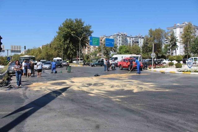 Kırmızı ışık ihlali kaza getirdi: 3 yaralı 4