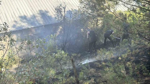 Karab&uuml;k&rsquo;te ormanlık alanda &ccedil;ıkan &ouml;rt&uuml; yangını s&ouml;nd&uuml;r&uuml;ld&uuml; 1