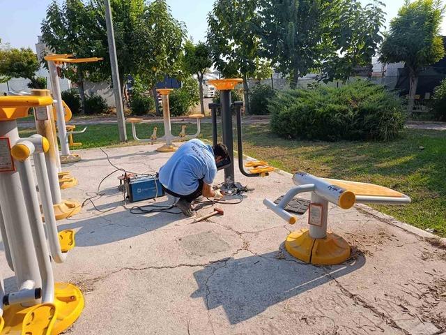 Akdeniz&rsquo;de parklar yenileniyor, &ccedil;ocuklar i&ccedil;in daha g&uuml;venli hale getiriliyor