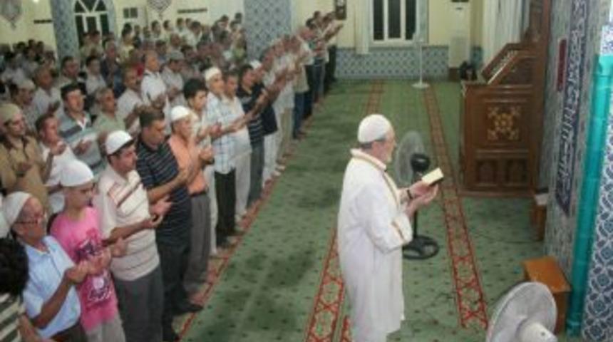 D&ouml;rtyol'da Afrika i&ccedil;in yağmur duası