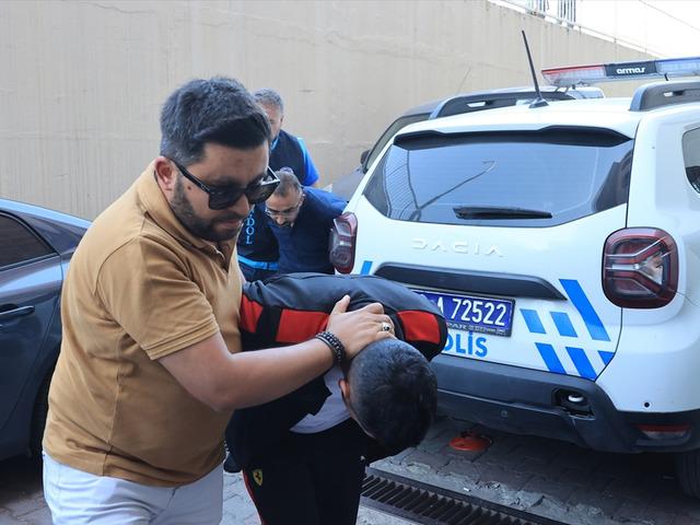 Kayseri'de sahte evrakla usuls&uuml;z işlem yaptığı iddia edilen 5 zanlıdan 1'i tutuklandı