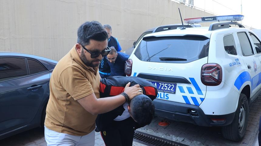 Kayseri'de sahte evrakla usuls&uuml;z işlem yaptığı iddia edilen 5 zanlıdan 1'i tutuklandı