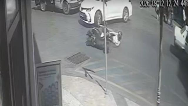 Otomobil ile motosiklet çarpıştı: 1 yaralı