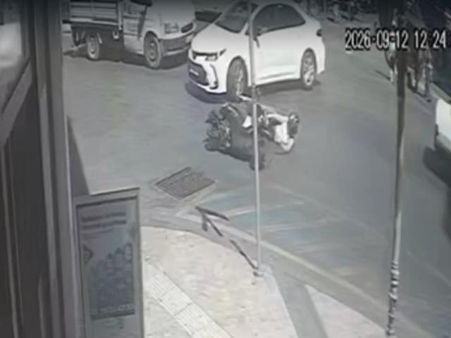 Otomobil ile motosiklet &ccedil;arpıştı: 1 yaralı