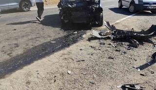 Siirt&rsquo;te hafif ticari ara&ccedil; ile kamyonet &ccedil;arpıştı: 4 yaralı