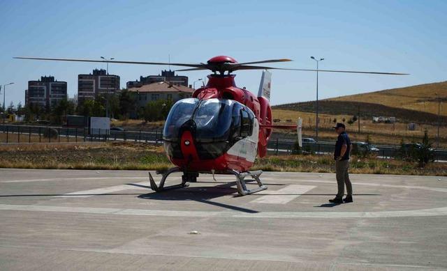 Sağlık durumları ağırlaşan 2 &ccedil;ocuk, hava ambulansıyla Ankara&rsquo;ya sevk edildi 8