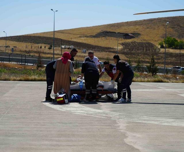Sağlık durumları ağırlaşan 2 &ccedil;ocuk, hava ambulansıyla Ankara&rsquo;ya sevk edildi 7