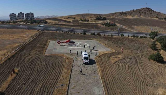 Sağlık durumları ağırlaşan 2 &ccedil;ocuk, hava ambulansıyla Ankara&rsquo;ya sevk edildi 3