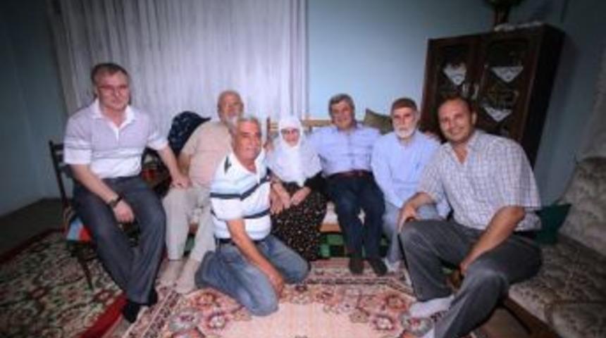 Sıdıka Nine'yi mutlu eden ziyaret