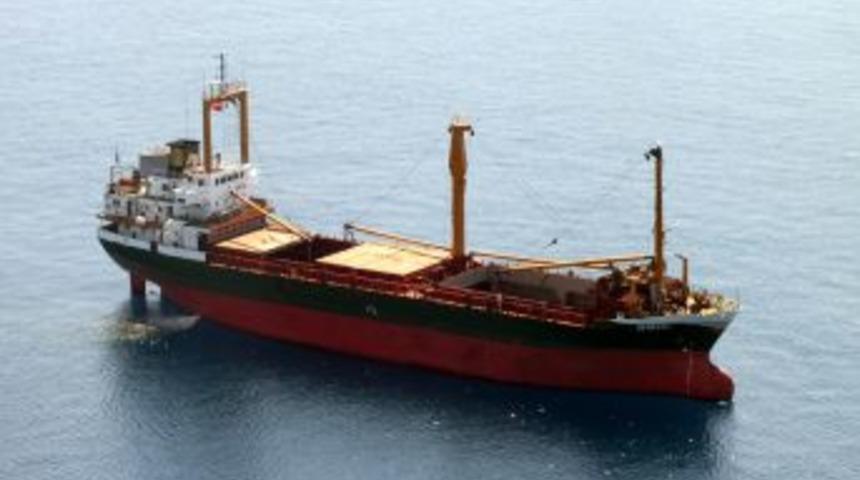 Denizi kirleten iki yabancı gemiye 106 bin 750 lira ceza