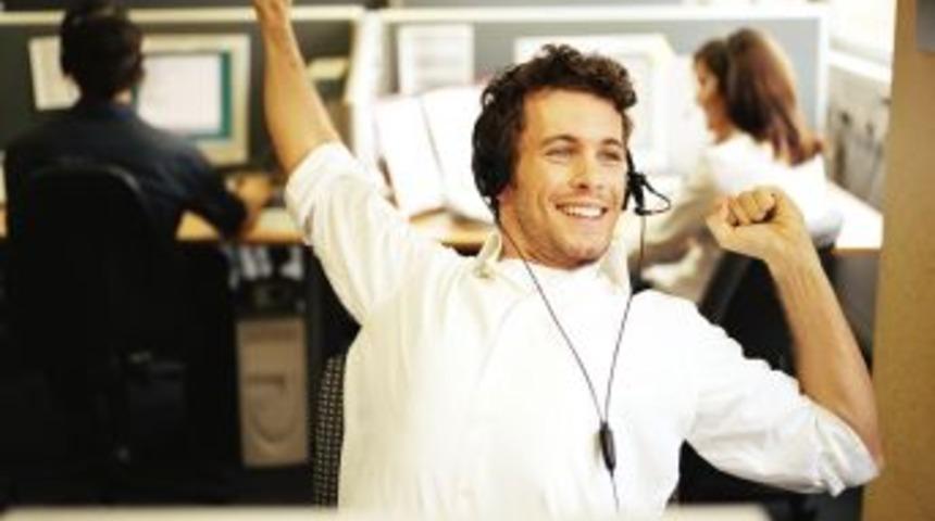 T&uuml;rkiye'de 12 milyon gen&ccedil; tatilde de online