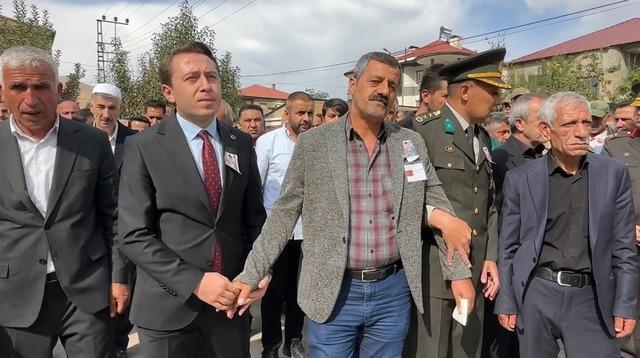 Yüksekova’nın şehidi gözyaşları arasında toprağa verildi 6