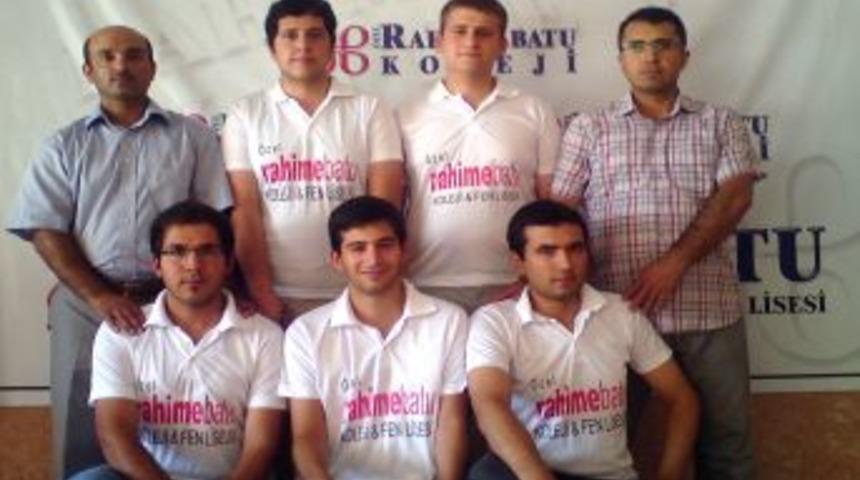 &Ouml;zel Rahime Batu Liselerinden 63 &ouml;ğrenci &uuml;niversiteye yerleşti